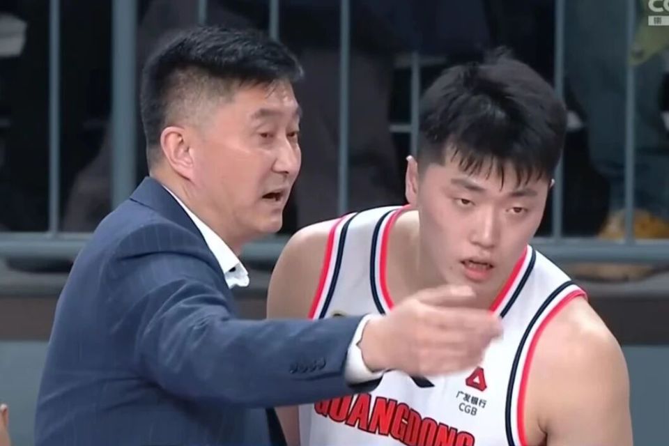 src, 广东男篮新