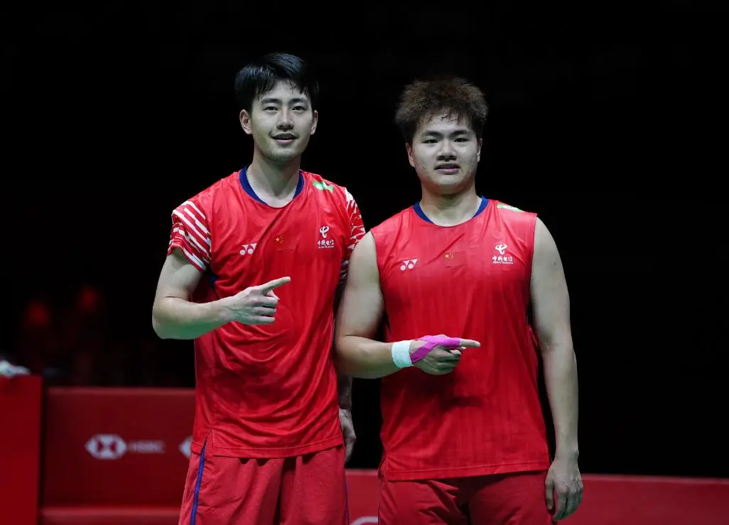 两名选手过, 两对组合之 两名选手过, 两对组合之